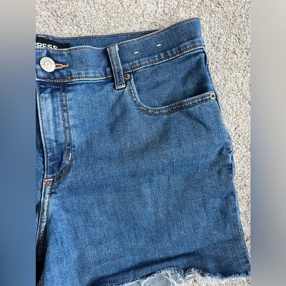 Express medium wash cut off frayed “midi” mid rise shorts size 12 - Picture 2 of 7